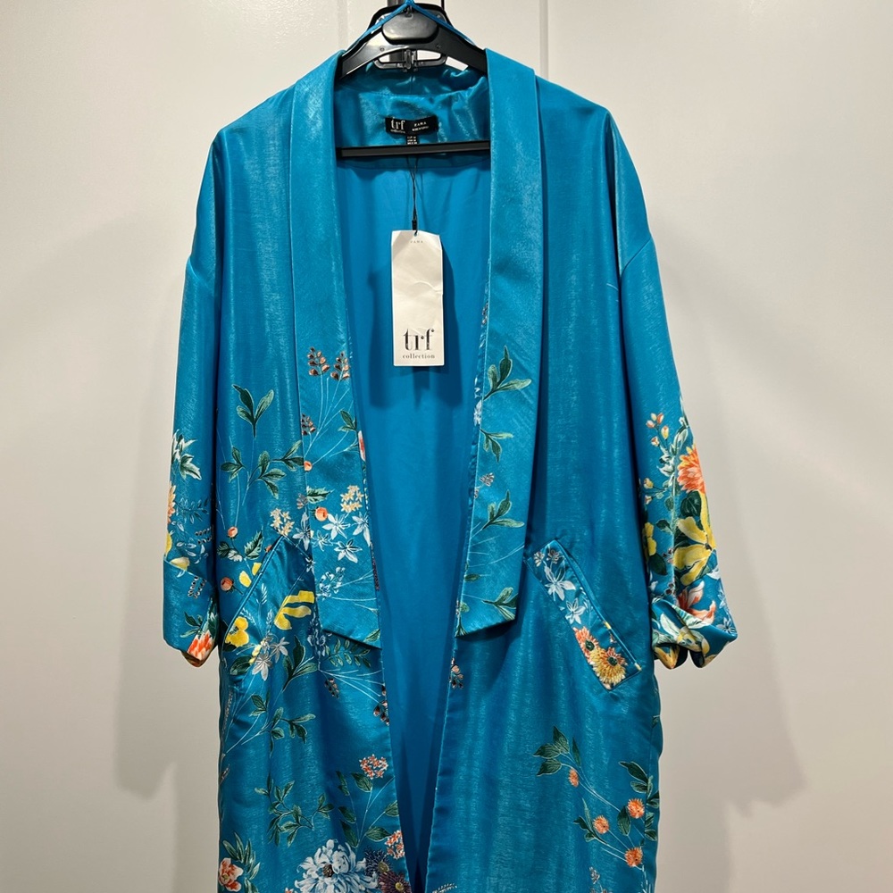🔥🔥NWT ZARA KIMONO